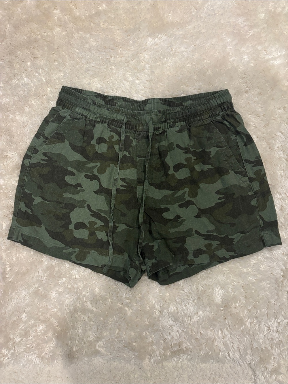 Old Navy Women's Camo Drawstring Athletic Shorts - Olive Green